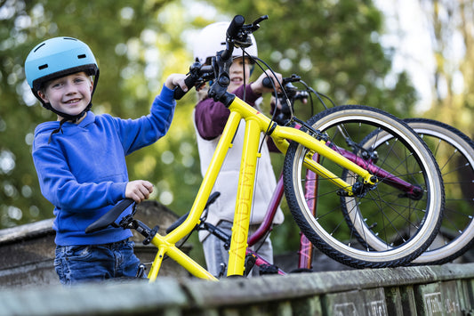So montierst du dein Academy Fahrrad